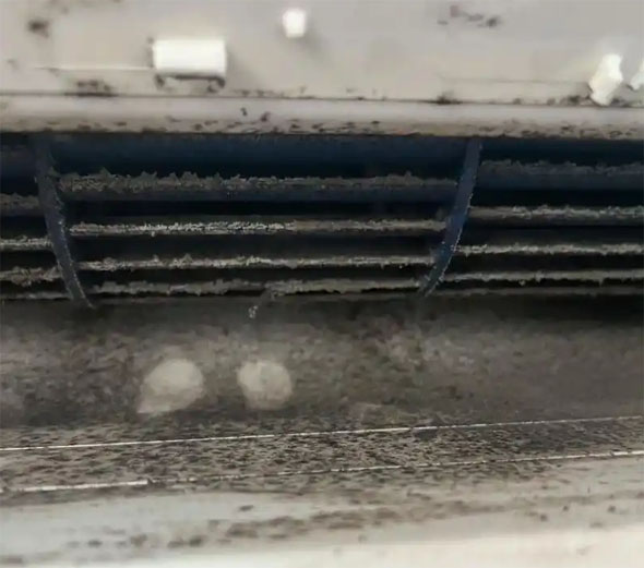 龙马潭空调吹的风有股烧焦味是怎么回事